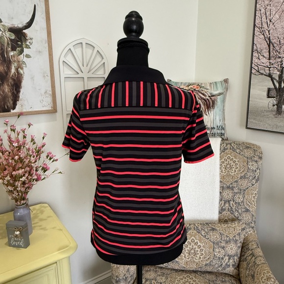 Under Armour Black and Red HeatGear Shirt - Picture 4 of 7